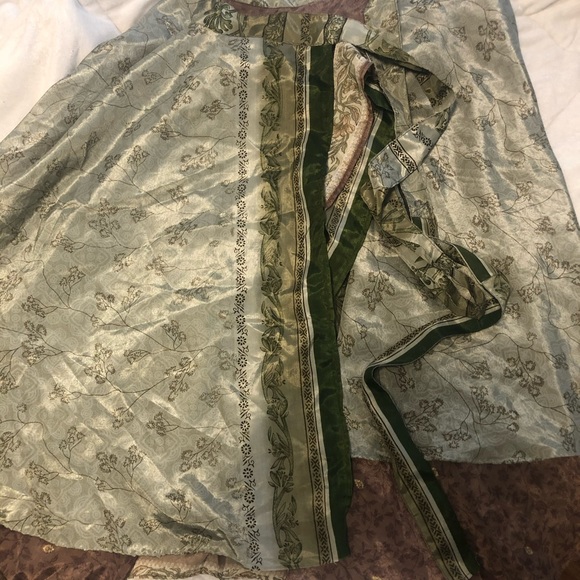 2 Magic Wrap Skirts - Picture 7 of 8